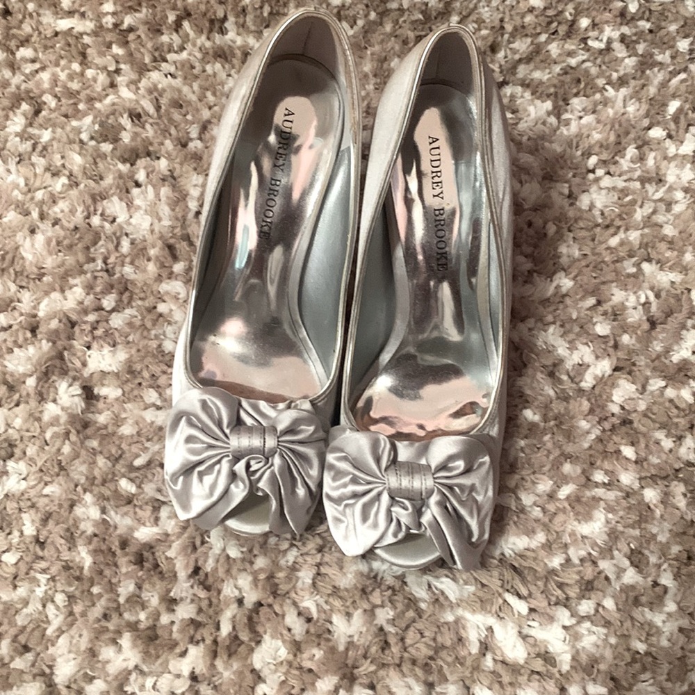 Satin dress shoes